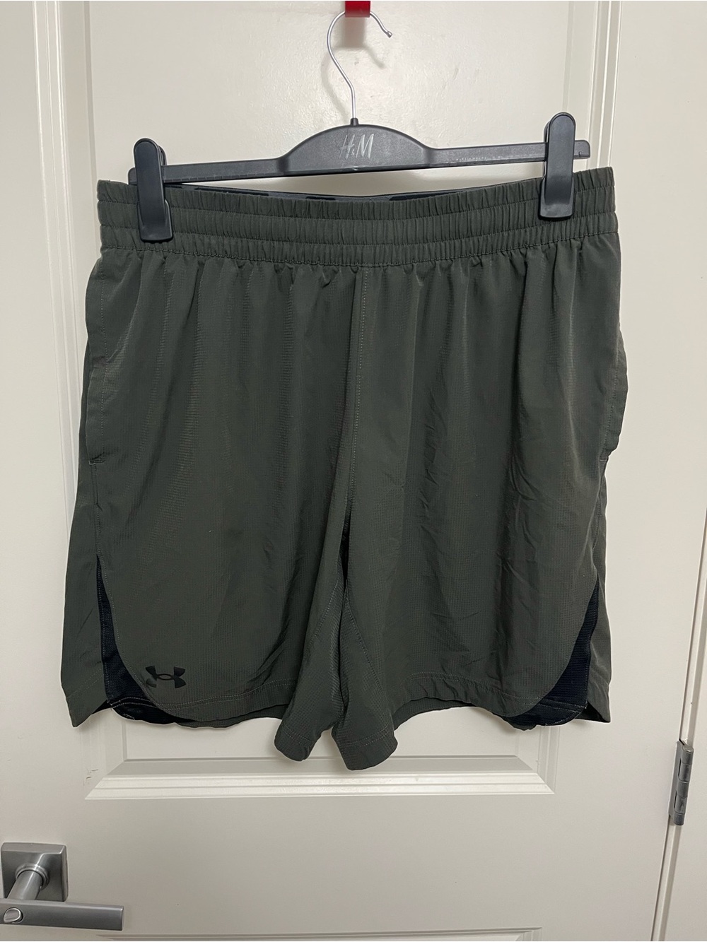 Under Armour Men's Performance Olive Green Shorts in size XL